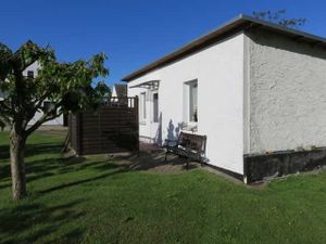 13395985-Bungalow-4-Ribnitz-Damgarten-300x225-1