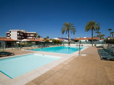 PoolOfHouse