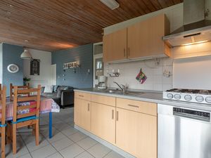 24045724-Bungalow-12-Sint Maartenszee-300x225-3