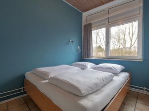 24045724-Bungalow-12-Sint Maartenszee-300x225-4