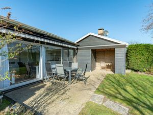 24045737-Bungalow-5-Sint Maartenszee-300x225-2