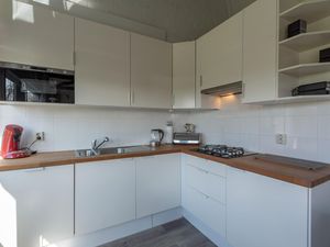 24045737-Bungalow-5-Sint Maartenszee-300x225-3