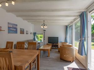 24045695-Bungalow-5-Sint Maartenszee-300x225-5