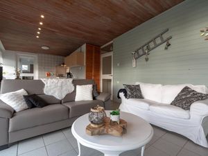 24045708-Bungalow-5-Sint Maartenszee-300x225-1