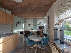 24045708-Bungalow-5-Sint Maartenszee-300x225-2