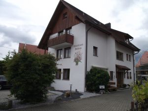 18300173-Bungalow-9-Sipplingen-300x225-0