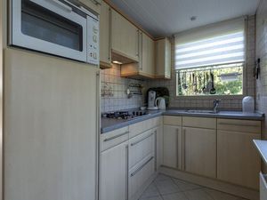 24045758-Bungalow-6--300x225-3