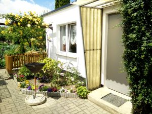 18289077-Bungalow-4-Stralsund-300x225-2