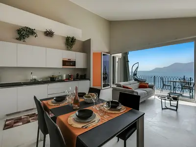 Küche und Essbereich