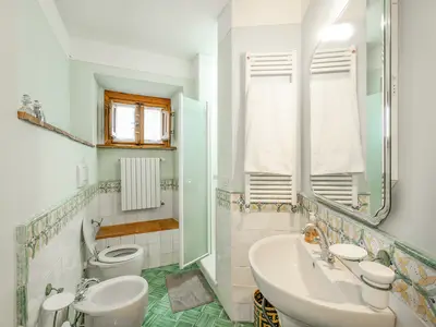 Badezimmer mit Dusche