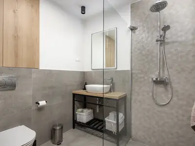 Badezimmer mit Dusche