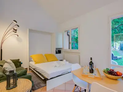 Schlafsofa (Schlafbereich für Studio)