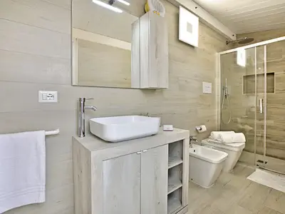 Zweites Badezimmer