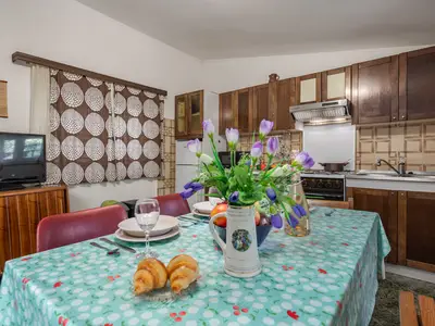 Küche und Essbereich