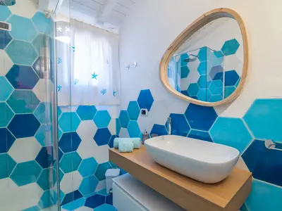 Badezimmer mit Dusche