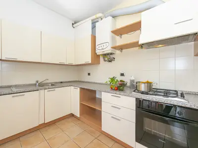 Geräumige offene Küche