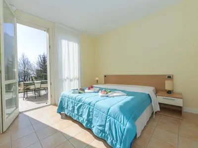 Zweites Doppelschlafzimmer im ersten Stock mit Terrasse