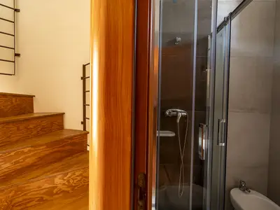 Badezimmer mit Dusche