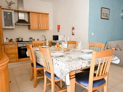 Küche und Essbereich