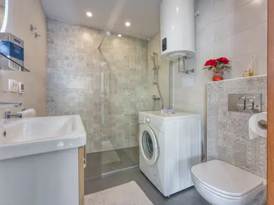 Badezimmer mit Dusche