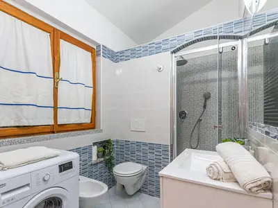 Badezimmer mit Dusche