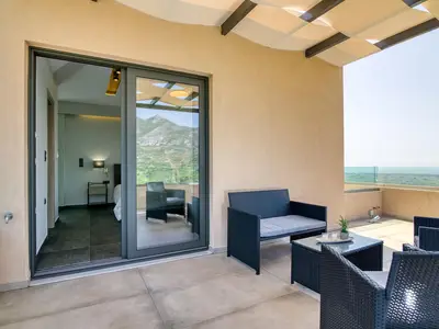 Balkon im ersten Stock