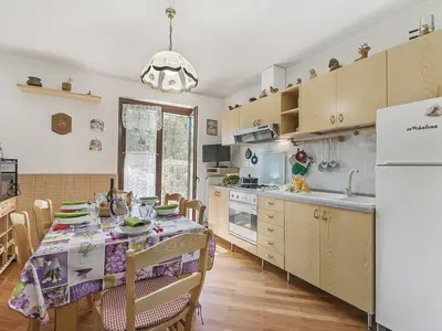 Küche und Essbereich