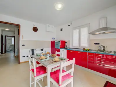 Die geräumige Küche