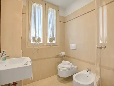 Zweites Badezimmer