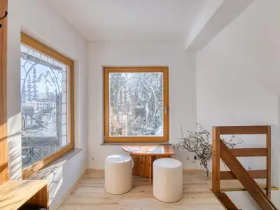 Vorraum mit Sitzecke