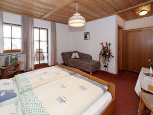 22377567-Doppelzimmer-2-Achslach-300x225-5