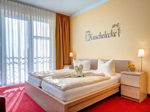 23269799-Doppelzimmer-2-Ahlbeck-300x225-3