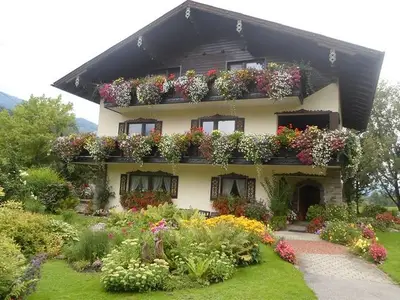 Doppelzimmer für 3 Personen (26 m²) in Assach 1/10