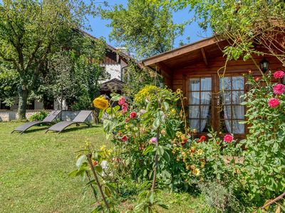 kleiner Garten mit Radhütte