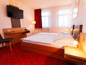 23470643-Doppelzimmer-2-Altenburg-300x225-3