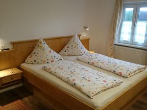 23695694-Doppelzimmer-2-Altötting-300x225-4