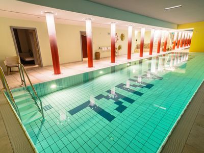 18m langer Indoor Pool