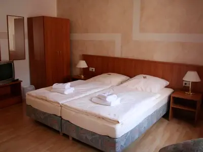 Doppelzimmer für 2 Personen (24 m²) in Alzey 7/10