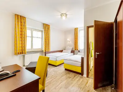 Doppelzimmer für 2 Personen (36 m²) in Amberg 8/10