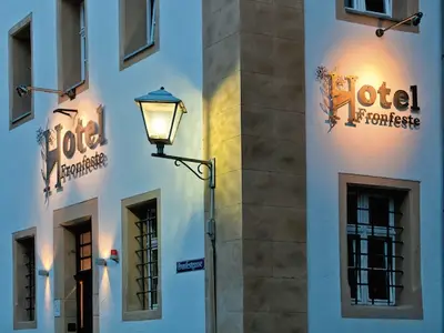 Hotel Frontansicht