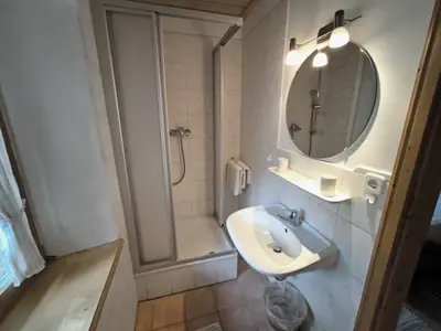 Badezimmer Dusche und WC