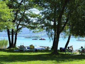 23533677-Doppelzimmer-2-Attersee-300x225-1