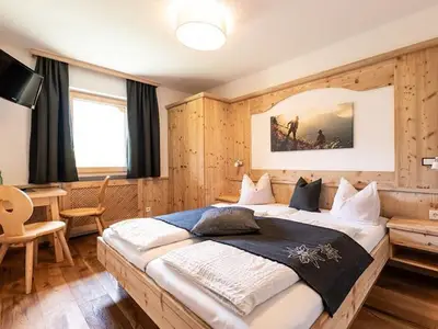 Doppelzimmer für 2 Personen (18 m²) in Axams 2/10