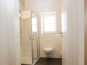 19023766-Doppelzimmer-4-Bad Abbach-300x225-4