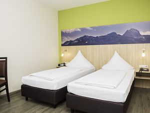 15224531-Doppelzimmer-2-Bad Aibling-300x225-5