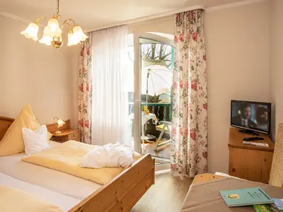 Doppelzimmer für 2 Personen (23 m²) in Bad Birnbach 2/2