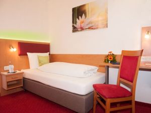 15224443-Doppelzimmer-2-Bad Endorf-300x225-3