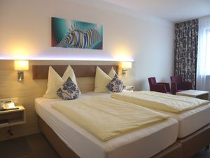 15224882-Doppelzimmer-2-Bad Endorf-300x225-5