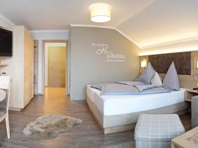 Doppelzimmer "Fichtentraum" (42qm) NEU mit Boxspringbett / Balkon