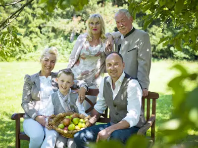 Familie Maier freut sich auf ein Kennenlernen mit Ihnen